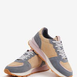 Damen sneaker in camel.