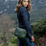 Braided leather shoulder bag in green