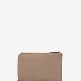 Kleine Lederbörse in Beige.