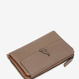 Kleine Lederbörse in Beige.