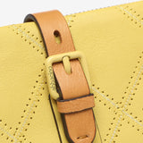 Cartera grande de piel troquelada en amarillo