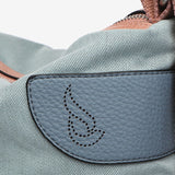 Bolso convertible en mochila en materiales reciclados en azul