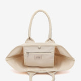 Shopper-Tasche aus recycelten Materialien in Beige.