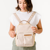 Mochila en materiales reciclados en beige