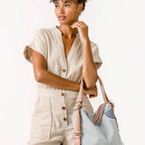 Bolso convertible en mochila en materiales reciclados en azul