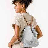 Bolso convertible en mochila en materiales reciclados en azul