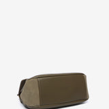 Bolso de mano pequeño en materiales reciclados verde