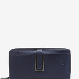 Cartera grande con herraje en piel metalizada azul