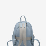 Rucksack aus recycelten Materialien in Blau.