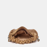 Bolso de mano de malla metálica en dorado