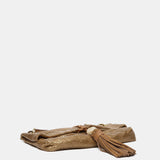 Abendtasche aus goldenem Metallnetz.