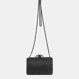 Clutch en terciopelo plateado