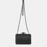 Clutch en terciopelo plateado