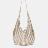 Bolso de hombro en malla metálica dorado