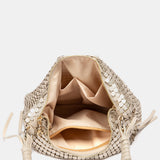Bolso de hombro en malla metálica dorado