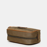 Borsa da toilette da donna realizzata con materiali di cammello riciclati