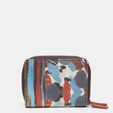 Kleine Geldbörse aus Leder mit mehrfarbigem Muster.