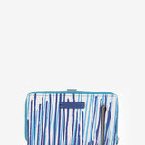 Mittlere Lederbörse mit blauem Muster.