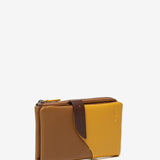 Medium leather wallet in camel tones