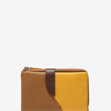 Medium leather wallet in camel tones