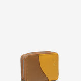 Small leather wallet in camel tones