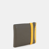 Cartera de hombre de piel combinada con protección RFID en verde