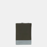 Cartera de hombre de piel con protección RFID en verde