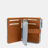 Cartera pequeña de piel azul claro