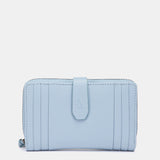 Cartera mediana de piel azul claro