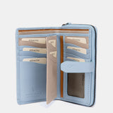 Cartera mediana de piel azul claro