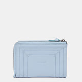 Cartera pequeña de piel azul claro