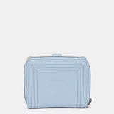 Cartera pequeña de piel azul claro