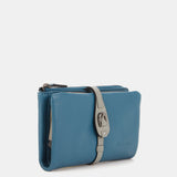 Cartera mediana de piel en azul