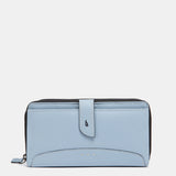 Cartera grande de piel azul claro