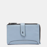 Cartera mediana de piel azul claro