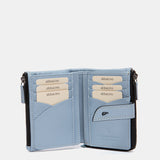 Kleines Portemonnaie aus hellblauem Leder