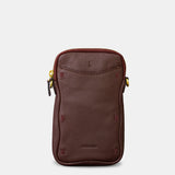 Handytasche aus braunem Leder.