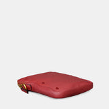 Handytasche aus rotem Leder.
