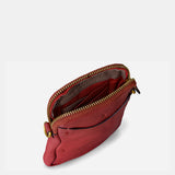 Handytasche aus rotem Leder.