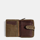 Piccola borsa da donna in pelle verde.