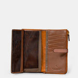 Grande portafoglio da donna in pelle color cognac.