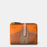 Small women's wallet in cognac leather.