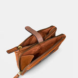 Small women's wallet in cognac leather.