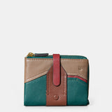 Small women's wallet in green leather.