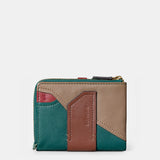 Small women's wallet in green leather.