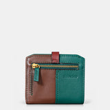 Women's cardholder in green leather.