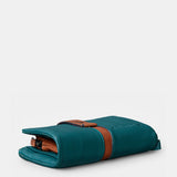 Cartera mediana de mujer en piel azul