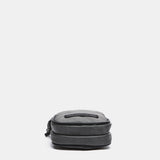 Bolso para el móvil en materiales reciclados y acolchados gris