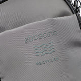 Bolso para el móvil en materiales reciclados y acolchados gris