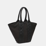Schwarze Shopper-Tasche aus recycelten Materialien.